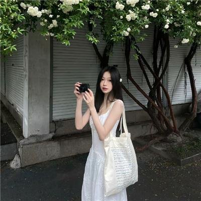 春花凝雨露